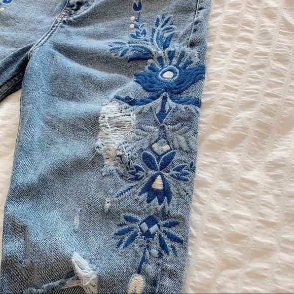 Topshop Embroidered Ripped Jeans - Picture 7 of 8